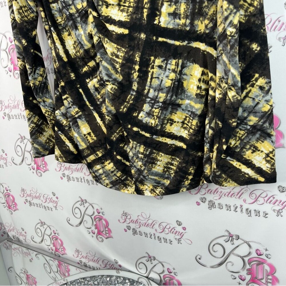 Melanie Lyne long sleeve plaid Chic Women's Blouse in Yellow and Black Pattern - Picture 3 of 10